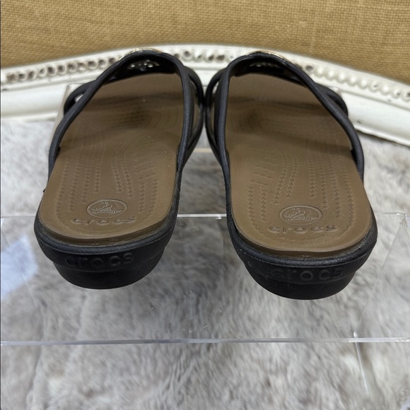 CROCS | Sanrah Slip On Hammered Teardrop 
Comfort Sandals, Size 5 - Picture 7 of 11